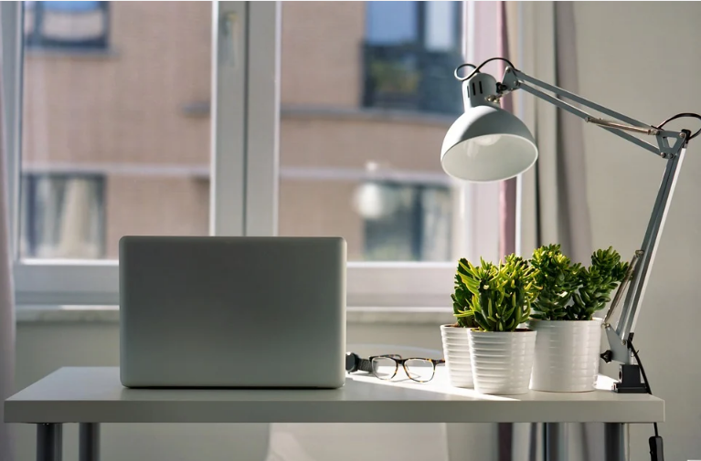 Tips When Developing a Home Office With a Limited Budget