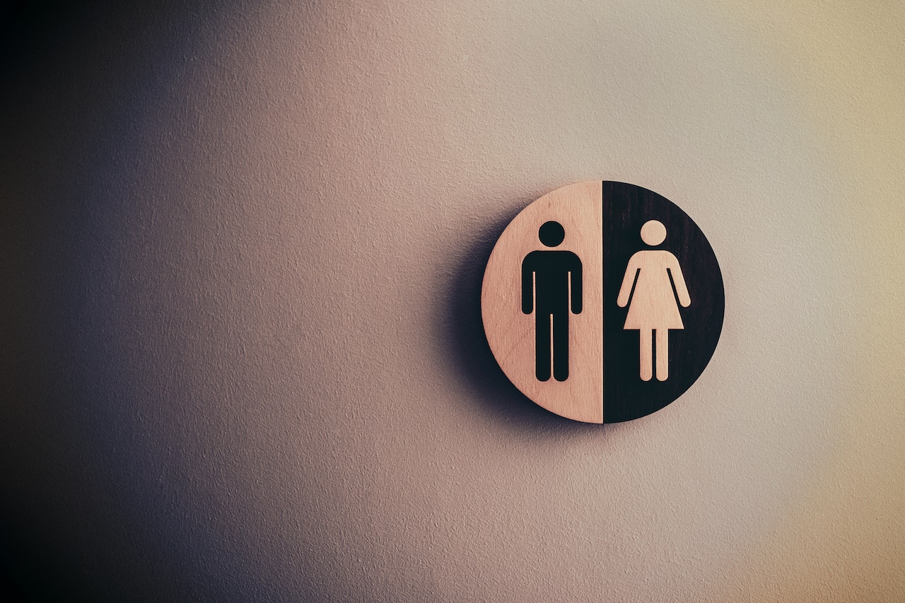 The Dos and Don’ts of Office Bathroom Etiquette
